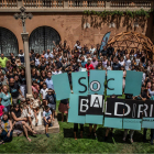 Fotografia de grup dels guanyadors dels Premis Baldiri Reixac 2021-2022 de la Fundació Carulla.