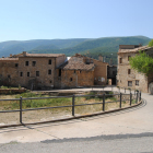Vista del nucli de Sant Esteve de la Sarga, al Pallars Jussà i al costat del Montsec.