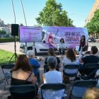 El acto tuvo lugar en la plaza Blas Infante y participaron Marta Vilalta (ERC) y Cristina Rodríguez (CCOO). 