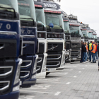 Molts camions continuaven aturats mentre es desenvolupaven les negociacions a Madrid.
