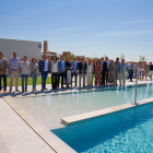 El expresident Artur Mas inauguró ayer las piscinas de La Portella junto a autoridades locales.