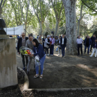 Ofrena. Abans de les marxes, UGT, Fèlix Larrosa (PSC) i Jordina Freixanet (ERC) van fer una ofrena al monument a Pablo Iglesias, fundador del PSOE.