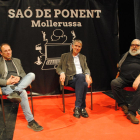 El guanyador, Ramon Gomis, al costat del president de Saó de Ponent, Francesc Pla, i Jaume Jovells.