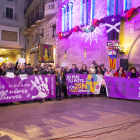 La marxa de Marea Lila i Grup Feminista de Ponent a Lleida va finalitzar a la plaça Paeria.