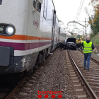 Imagen del accidente entre un tren y un coche entre Reus y El Morell Fecha de publicación: miércoles 07 de diciembre del 2022, 14:04 Localización: Reus Autor: Cedida por Bombers