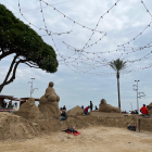 Algunas de las figuras de arena que se podrán visitar hasta el próximo 6 de enero en la playa de La Pineda de Vila-seca