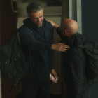 Luis Enrique i Rubiales se saluden després d’aterrar a Madrid.