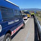 Mossos al lloc en què es va produir l’accident.