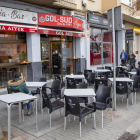 La terraza de un bar, ayer en la ciudad de Lleida.