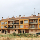 El bloque de Ausiàs March, objeto de saqueos tras marcharse sus habitantes al no tener luz ni agua.