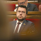 El presidente del Govern, Pere Aragonès, durante el pleno del Parlament.