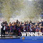 Alèxia Putellas aixeca el títol de la Champions, el segon de la història blaugrana després del de 2021, aconseguit després de remuntar un 0-2 favorable al Wolfsburg al descans.