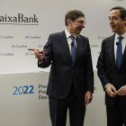 El president de CaixaBank, José Ignacio Goirigolzarri, i el conseller del banc, Gonzalo Gortázar.