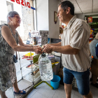 L’ajuntament de l’Espluga Calba reparteix aigua embotellada entre els veïns des de divendres.