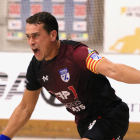 Joan Cañellas celebra eufórico el gol que marcó y que suponía el 1-3 a favor del Lleida Llista.