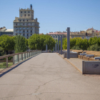 La Paeria prevé dotar de sombra la pasarela del Liceu Escolar.