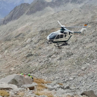 Imatge del rescat de l’excursionista que va morir ahir a Montanui.