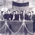 Campoamor, al centre, va ser clau per aconseguir el sufragi femení.