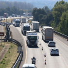 Imatge d’arxiu de vehicles circulant per l’A-2.