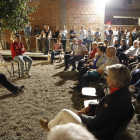 Albert Llimós y Sique Rodríguez, ayer en la presentación de la novela en el patio de la librería La Fatal.