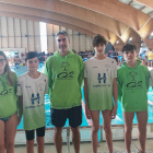 Els cinc nadadors del CEN Balaguer i el tècnic David Pifarré.