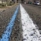 La línea azul que señala el trazado de la fibra óptica en Llavorsí. 