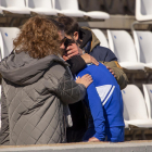 Agüero, llorando con sus familiares tras el partido