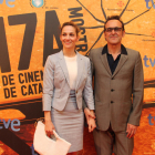 Alberto Iglesias, i la seua esposa, en el photocall de La Llotja en la dissetena Mostra celebrada el 2011