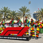 Una compañía de Cervera anima al público en la final de Fórmula 1 en Baréin