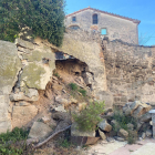 El muro derrumbado en el centro de Mont-roig.
