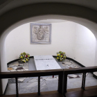 La tomba de Benet XVI ja pot ser visitada a la cripta vaticana