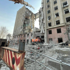 Imagen de las ruinas de un edificio atacado por misiles rusos en Mikolayev, al este de Odesa.