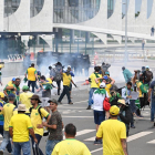 Simpatizantes de Bolsonaro en las calles de Brasilia tras el asalto a las instituciones democráticas