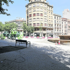 El nuevo mobiliario urbano en la rambla de Aragó.