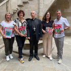 Els responsables de Càritas Lleida, Solsona i Urgell amb el bisbe Salvador Jiménez a la presentació de la memòria anual de l'entitat