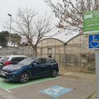 Una de les places reservades a Agrònoms per a vehicles d’alta ocupació o ecològics.