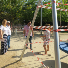 La alcaldesa accidental, Begoña Iglesias, visitó ayer las obras en la plaza de Victorina Vila.