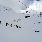 Un grup d'excursionistes fent una sortida d'esquí de muntanya des de l'estació de Tavascan en una imatge d'arxiu.