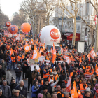 Miles de personas recorrieron las calles de París.