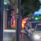 El último incendio de contenedores tuvo lugar ayer mismo en la calle Baró de Maials de Lleida.