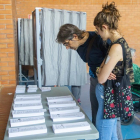 Un colegio electoral en el barrio de Pardinyes de Lleida.