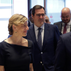 Yolanda Díaz junto al presidente de la CEOE, Antonio Garamendi.