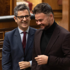 El líder de ERC en el Congreso, Gabriel Rufián, junto al ministro de la Presidencia, Félix Bolaños.