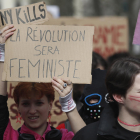 França. Les franceses van incloure a les protestes consignes contra la reforma de pensions, que s’espera afecti doblement les dones.