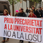 Treballadors i alumnes de la UdL, concentrats davant el Rectorat contra la nova Llei d'universitats que s'ha aprovat avui