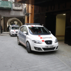 Un vehículo de los Mossos, junto a los juzgados de Balaguer. 