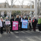 Kit de campaña  -  Todos los kits incluyen una botella de plástico plegable con un mosquetón para hacerla más llevable. La canpaña incluye carteles y pegatinas como los que muestran autoridades y miembros de la asociación de vecinos.