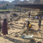 Excavacions arqueològiques ahir a la campanya d’estiu del parc romà de Iesso, a Guissona.