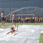 Imatge d'una activitat d'aigua, d'un campus a la Seu d'Urgell.