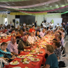 La comida reunió a 300 vecinos en el local social de Rufea. 